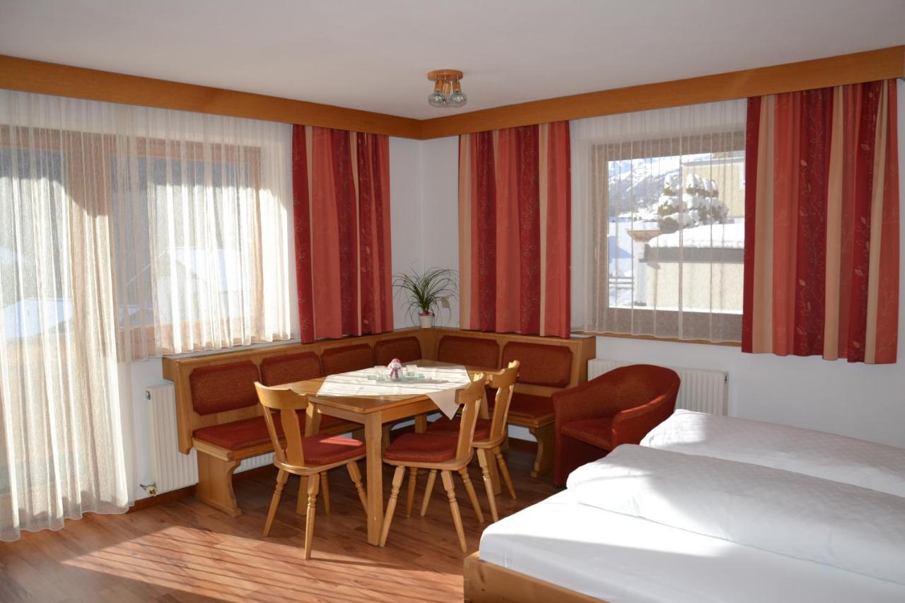 Ferienhaus Am Eggli Apartment Sankt Anton am Arlberg Phòng bức ảnh